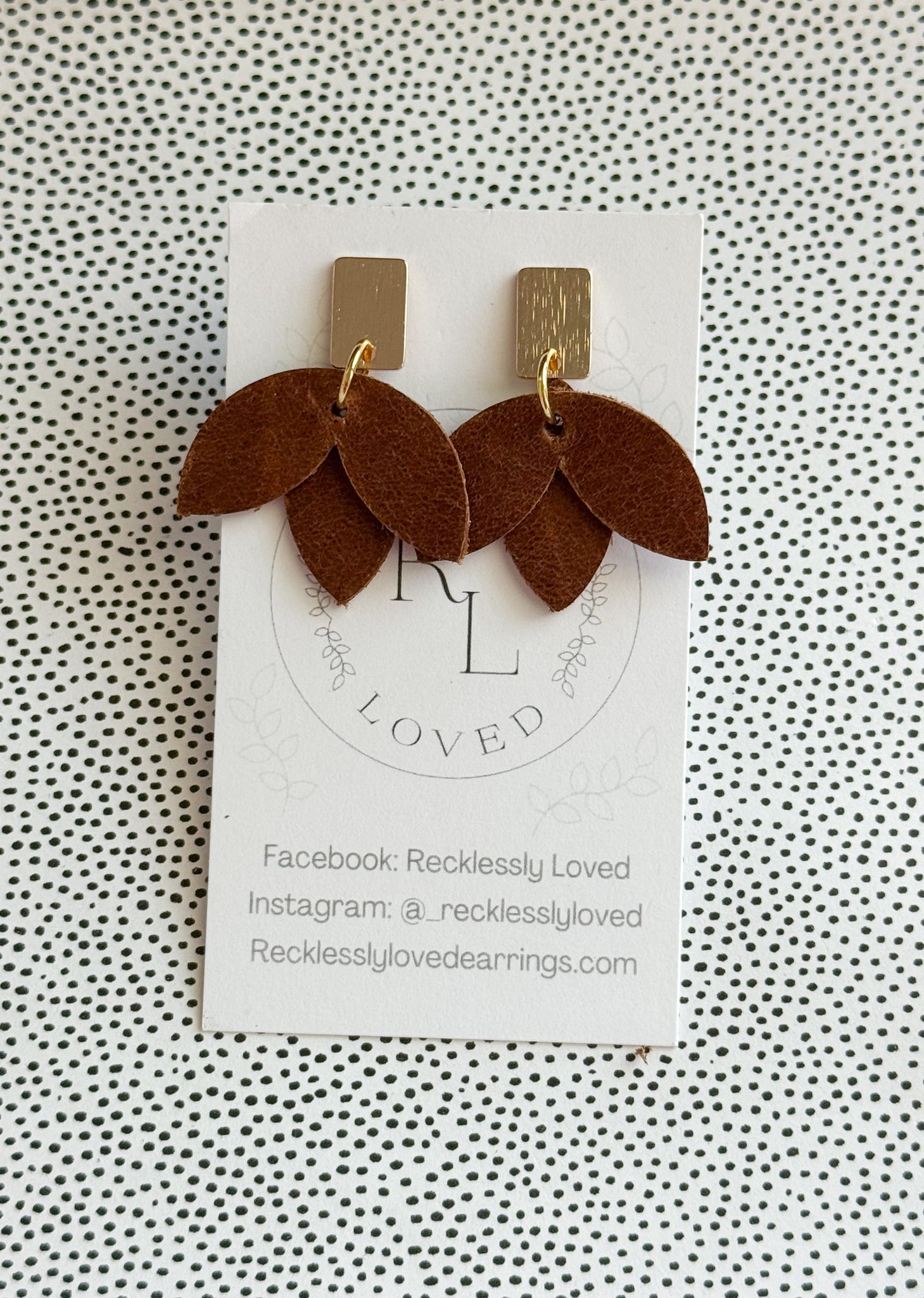 Dainty Leaf